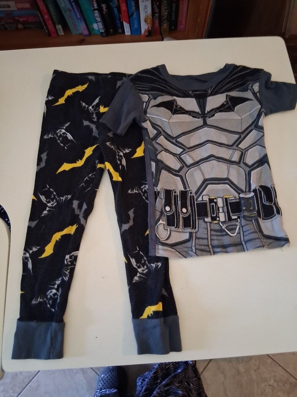 Batman 2 Piece Pajama Set 100% Cotton Boys Size 4 Gray BE5